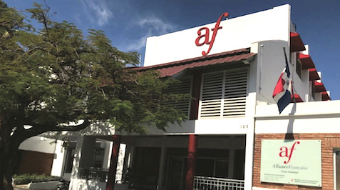 Fachada del edificio de la Alianza Francesa Santo Domingo