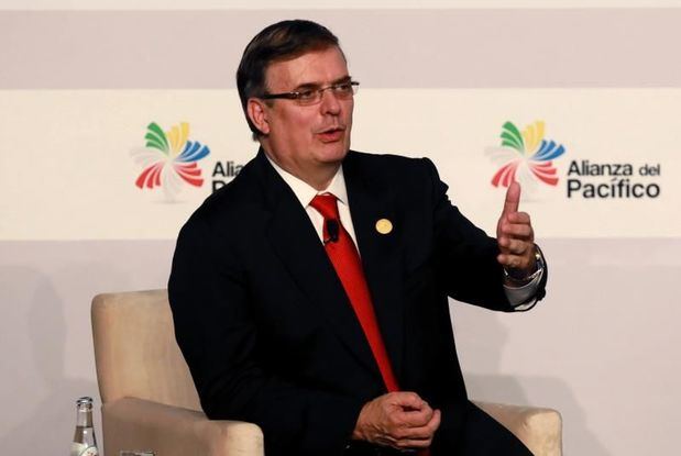 El canciller de México, Marcelo Ebrard, participa este viernes durante el cierre de la Cumbre Alianza del Pacífico, en Lima, Perú.