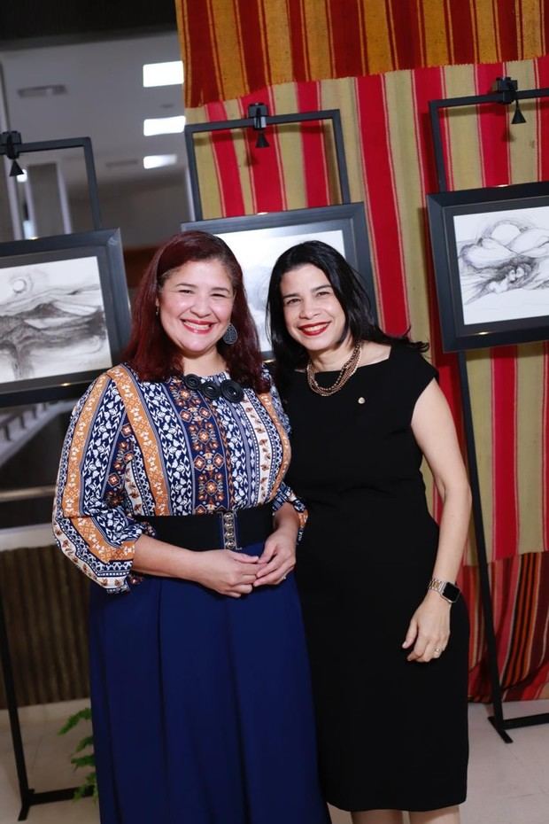 Alicia Puello y Maureen Suazo.