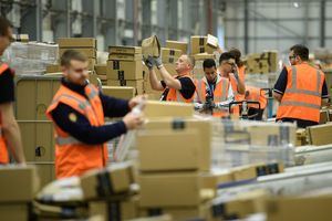 Amazon contratará 100.000 personas en EE.UU. por aumento compras por COVID-19