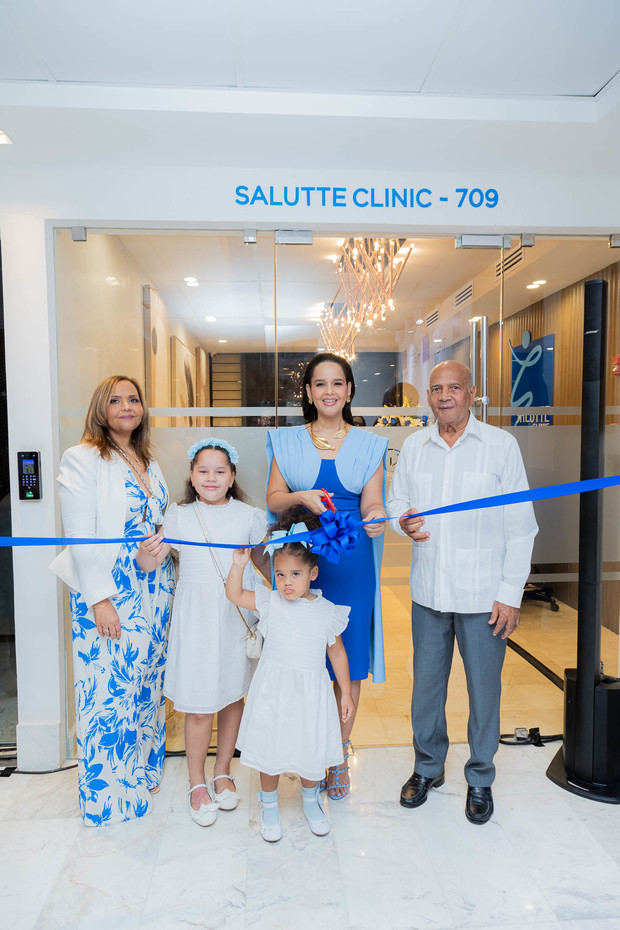 Ana Then, Charlotte Rodriguez, Paulette Rodriguez, Amny Acosta Then y Rafael Acosta.