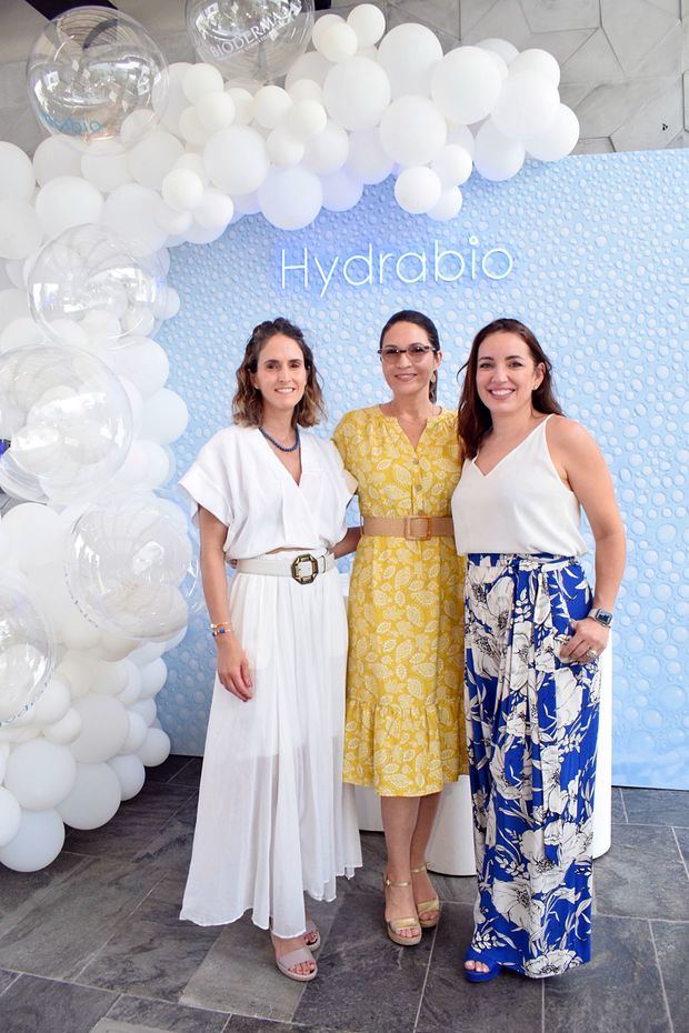 Anet Perezmella, Cecil Perezmella y la doctora Natalie Díaz Lazala.