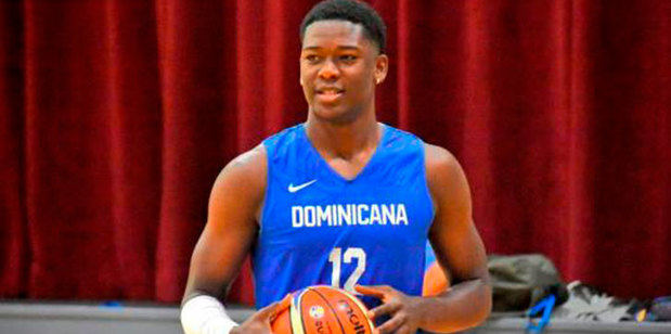 El alero Ángel Luis Delgado encabezó el grupo de jugadores en el primer día de entrenamiento de la preselección nacional de baloncesto.