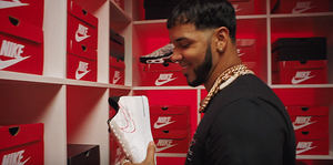 Cantante Anuel AA se une a exclusiva campaña de Foot Locker para el regreso a clases