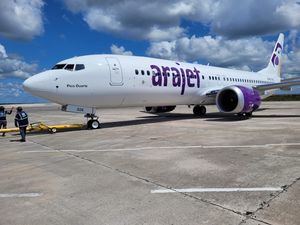 La aerolínea Arajet firma un acuerdo con el aeropuerto de Las Américas