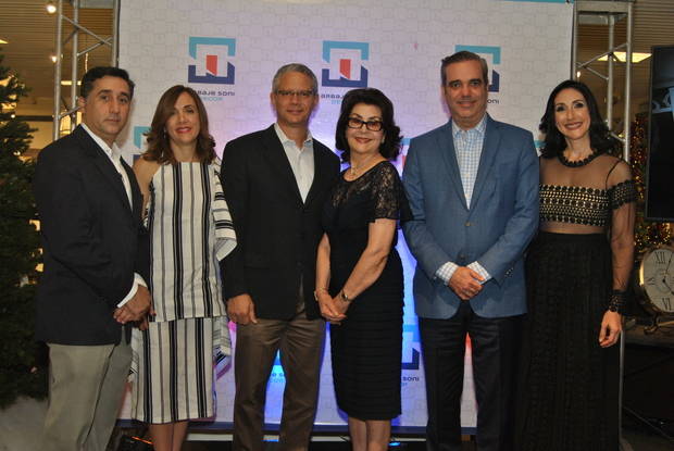 Eduardo Arbaje, Mónica Arbaje, Rafael madera, Margarita Soni Arbaje, Luis  Abinader y Raquel Arbaje