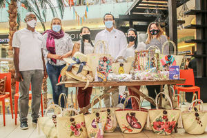 NAGUJA y el Club de Madres de Juncalito participan en Mercado Central de Ágora Mall