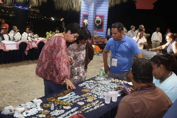 Artesanos en Expo Cultura.