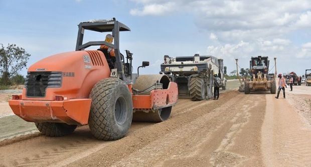 Ministerio de Obras Públicas reinició los trabajos de construcción y ampliación de la avenida Ecológica.