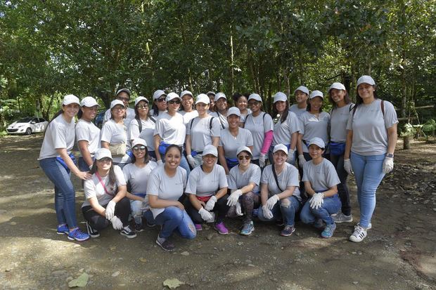 La actividad contó con la participación de más de 65 voluntarios asociados a la empresa.