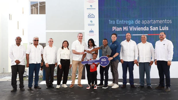 Presidente Abinader entrega 500 nuevos apartamentos en primera etapa del proyecto habitacional 'Mi Vivienda San Luis'.
