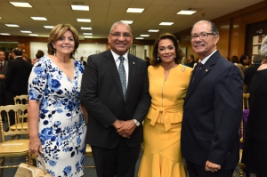 Ramona Vanderlinder, Ervin Novas Bello, Fiordaliza Martínez de Valdez y José Alcántara Almanzar.