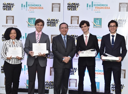 Banco Central entrega premios “Economistas del Futuro”