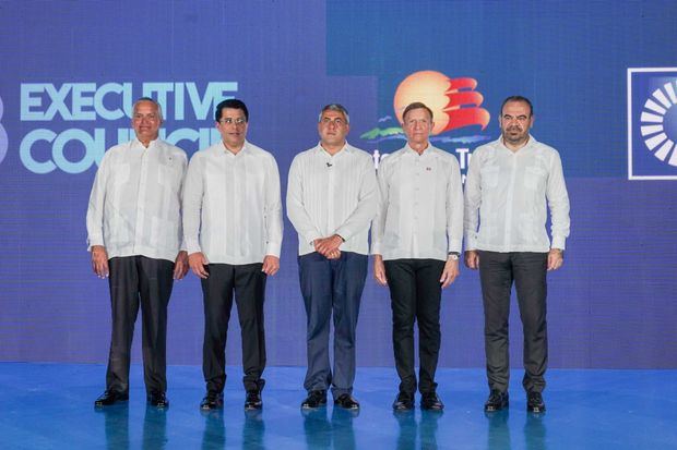 Luis Espínola, David Collado, Zurab
Pololikashvili, Roberto Álvarez y Gabriel Escarrer Jaume.