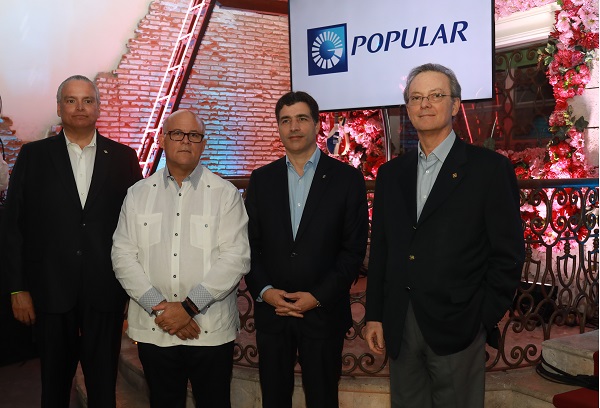 De izquierda a derecha, los señores Luis E. Espínola, Eduardo Grullón, Christopher Paniagua y Manuel A. Grullón.