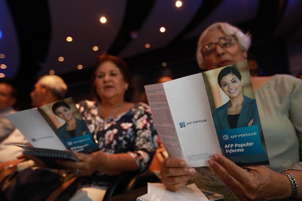 Durante la charla la audiencia aprendió que la edad adulta no es un impedimento para vivir felices.