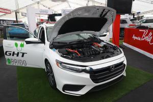 Autoferia Popular presenta amplia oferta de vehículos híbridos y eléctricos