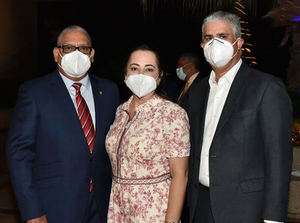 Ervin Novas, Norma Molina y José Manuel Taveras Lay.