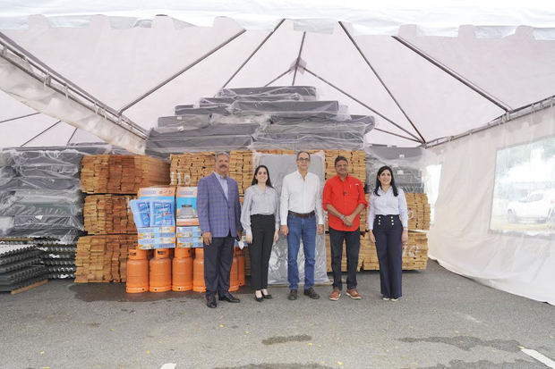 José Luis Guzmán, Rosanna Checo, José Mármol, Juan Manuel Méndez y Mariel Bera. 
