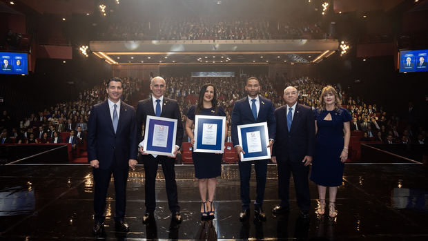 Christopher Paniagua, Francisco Soto, Gina Báez, Aneudy Medina, Manuel E. Jiménez F. y Antonia Antón de Hernández.