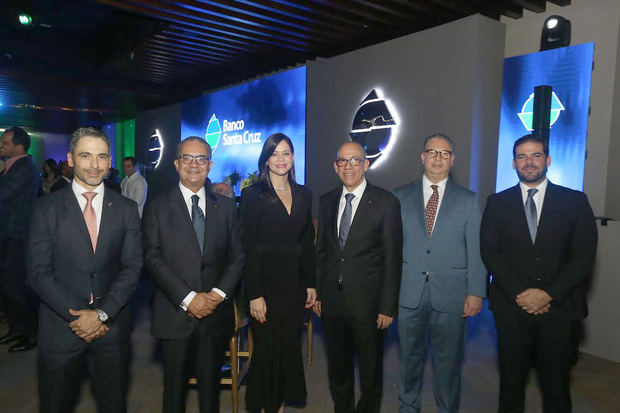 Manuel Martinez, Rafael Jiminian, Lexy Collado, Fausto Pimentel Peña, Eduardo Marrero y Fausto Pimentel.