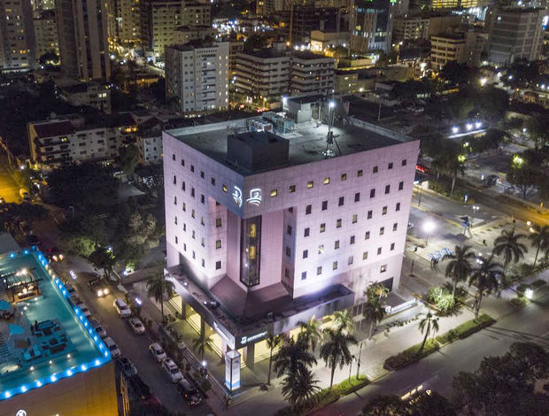 LatinFinance reconoce a Banreservas como
Mejor Banco de RD y Mejor Banco del Caribe en 2021.