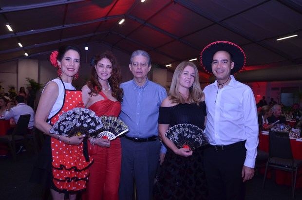 Belinda Brugal, Valeria Papaterra , Huberto Bogaert y Jaime Brugal, 