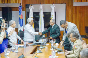 Bienes Nacionales y MERCADOM, firman convenio de Colaboración.
