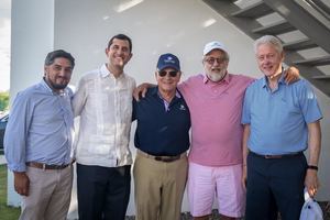 Bill Clinton visita el Consorcio Energético Punta Cana Macao - CEPM