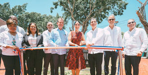 Primera Dama, MICM y Banco Popular remozan Parque Central Boca Chica