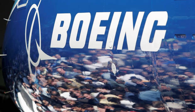 Boeing, es una de las grandes corporaciones de EE.UU. que ha anunciado bonos y aumentos de sueldo para empleados en reacción a la reforma fiscal aprobada por el Congreso.