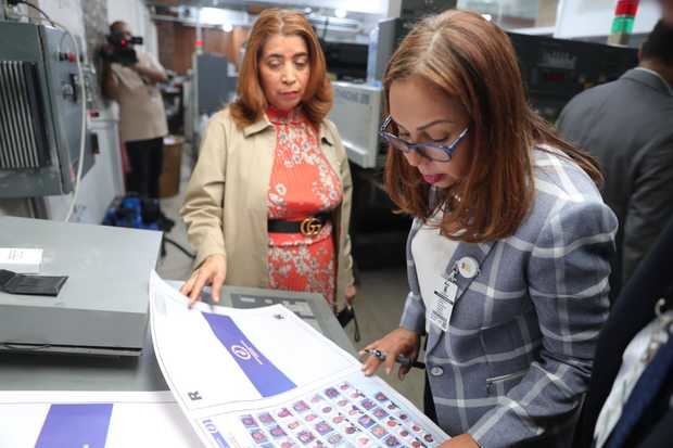 La Junta Central Electoral (JCE) inició este miércoles la impresión de las boletas.