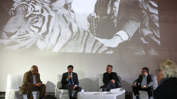 Conferencia en Feria del Libro de Quito