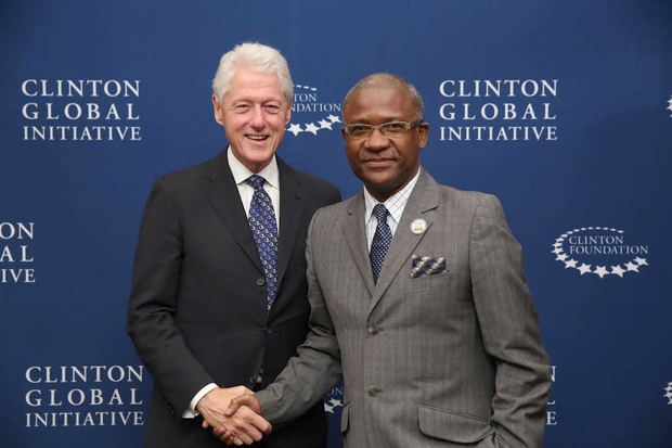 Ulrick Gaillard, fundador de BRA y Bill Clinton, ex presidente de los Estados Unidos y presidente de la junta directiva de la Fundación Clinton.