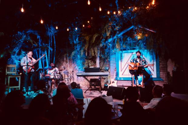 Celestino Esquerré ofrece un recorrido musical inolvidable en su íntimo concierto