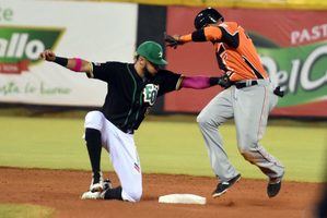 Cubano Maya coloca Estrellas a un paso de la corona en b&#233;isbol dominicano 