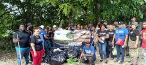 Coalición Cambiemos limpia ribera del río Ozama y pide enfrentar 241 empresas que lo contaminan