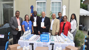 CONAPE recibe RD 1.5 millones en medicamentos de la Fundación El Buen Samaritano