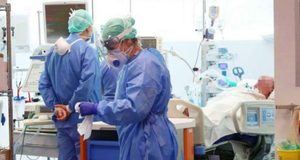 Casos de coronavirus saturan la capacidad de los hospitales de Santiago