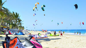 RD promueve en Surf Expo 2023 a Cabarete como la capital de olas y vientos en el Caribe