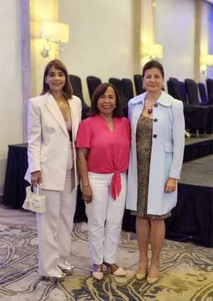 Caludine Nova, Zoila Puello, Luisa Feliz.