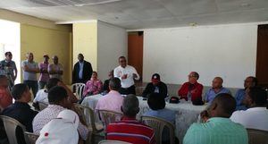 MOPC anuncia construcci&#243;n de nuevo puente y asfaltado en Cambita Garabitos 