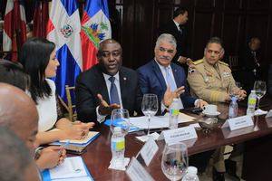 Funcionarios de la República Dominicana y Haití tratan el tema migratorio
