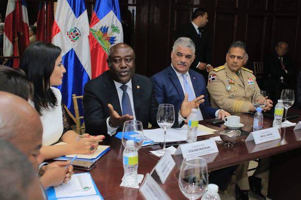 Canciller Miguel Vargas recibe visita delegación de funcionarios y congresistas de Haití.