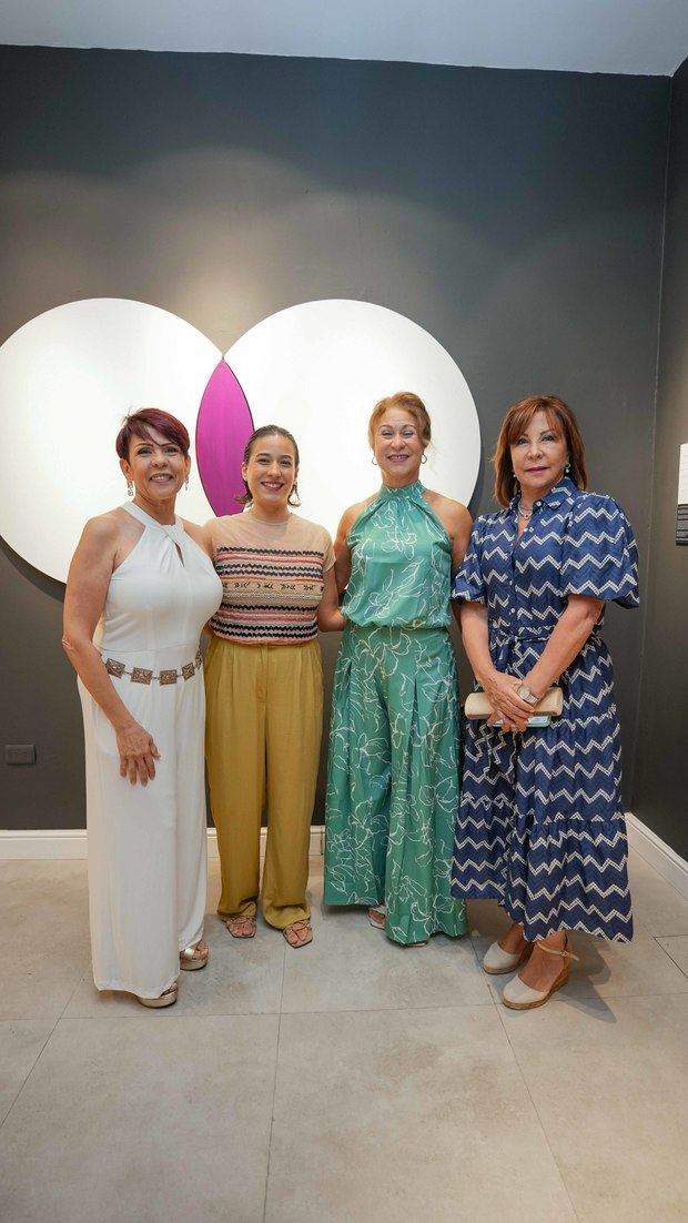 Candida Ponciano, Ana Maria Lopez Pellerano, Doris Ponciano,Marisela Ponciano.