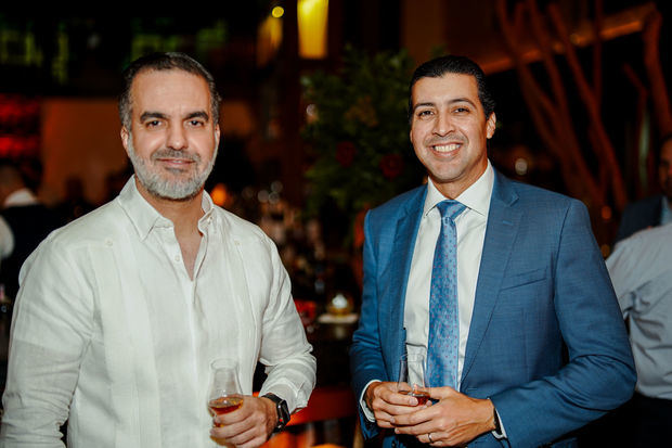 Carlos Graveley, Sebastián Jiménez.