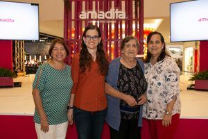 Carmen de Santos, Raquel Mata, Evangelina de Bergés y Margarita de Mata.