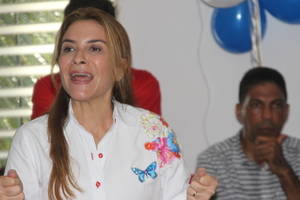 Carolina Mejía exhorta jóvenes a enrolarse en los partidos políticos