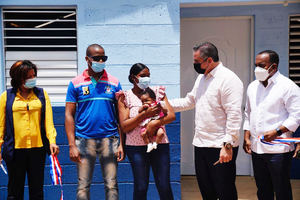 Propeep entrega diez casas a familias de escasos recursos en Chirino de Monte Planta