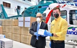 Castillo dona 45,000 mascarillas y 10,000 guantes a Salud Pública